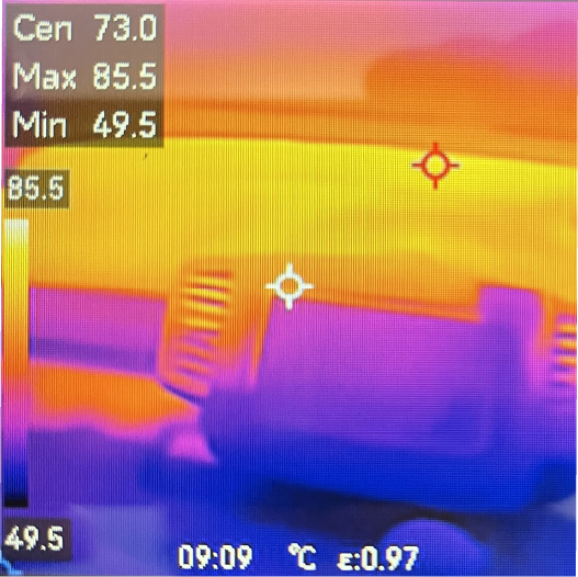 ダッシュボードの上は、85℃以上